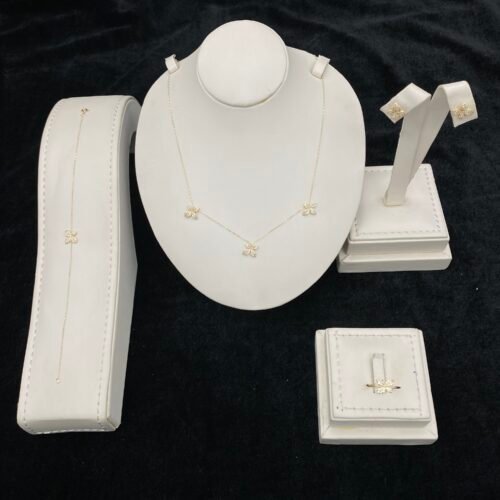 طقم ذهب عيار 18 الوزن 3.51 جرام