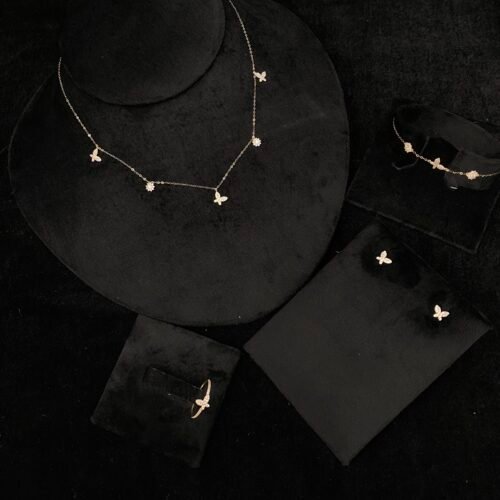 طقم ذهب عيار 18 الوزن 2.49 جرام