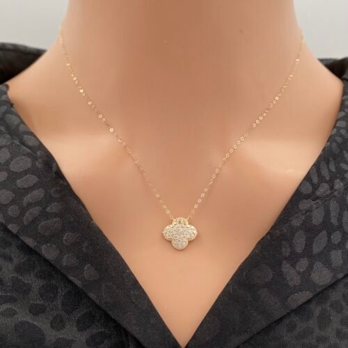 عقد ذهب عيار 18 الوزن 1.18 جرام