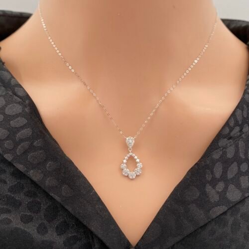 عقد ذهب عيار 18 الوزن 0.96 جرام