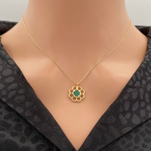 عقد ذهب عيار 18 الوزن 2.84 جرام