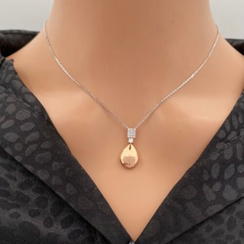 عقد ذهب عيار 18 الوزن 2.57 جرام