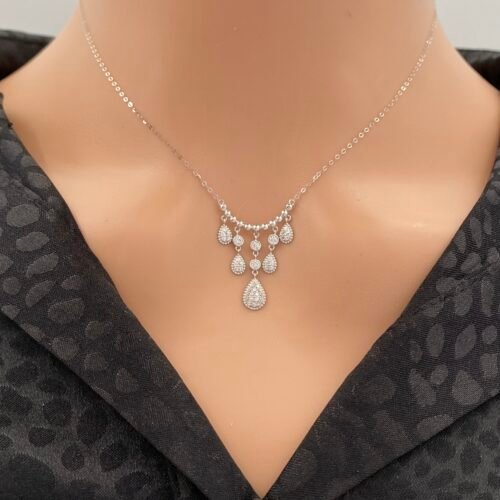 عقد ذهب عيار 18 الوزن 1.37 جرام