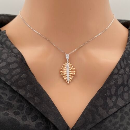 عقد ذهب عيار 18 الوزن 3.21 جرام