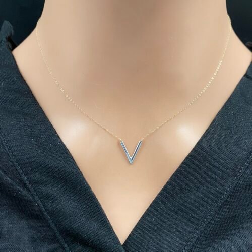 عقد ذهب عيار 18 الوزن 0.54 جرام