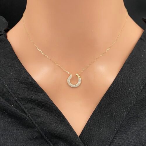 عقد ذهب عيار 18 الوزن 0.82 جرام