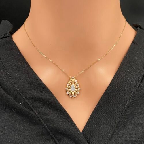 عقد ذهب عيار 18 الوزن 2.77 جرام