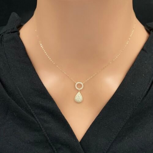 عقد ذهب عيار 18 الوزن 0.82 جرام