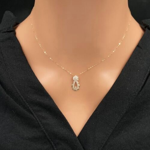 عقد ذهب عيار 18 الوزن 0.92 جرام