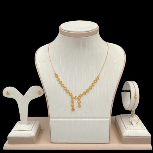 طقم ذهب عيار 21 الوزن 8.20 جرام