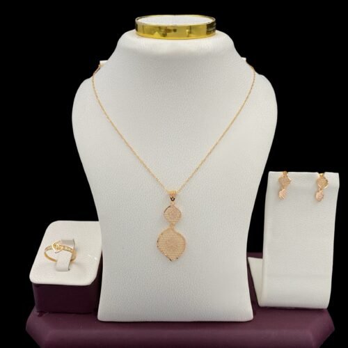 نصف طقم ذهب عيار 21 الوزن 3.81 جرام