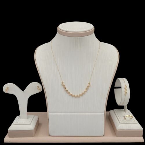 طقم ذهب عيار 18 الوزن 6.69 جرام