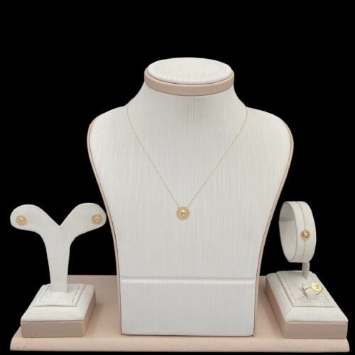 طقم ذهب عيار 18 الوزن 3.51 جرام