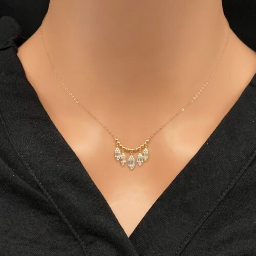 عقد ذهب عيار 18 الوزن 1.20 جرام