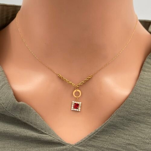 عقد ذهب عيار 21 الوزن 1.26 جرام