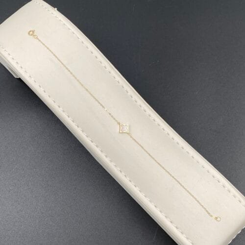 إسوارة ذهب عيار 18 الوزن 0.46 جرام