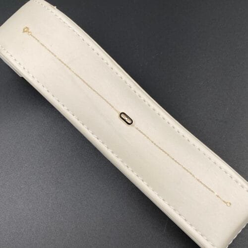 إسوارة ذهب عيار 18 الوزن 0.62 جرام