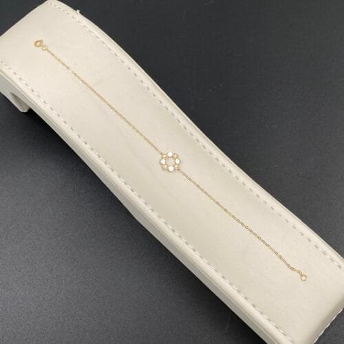 إسوارة ذهب عيار 18 الوزن 0.69 جرام