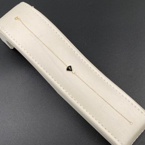 إسوارة ذهب عيار 18 الوزن 0.53 جرام