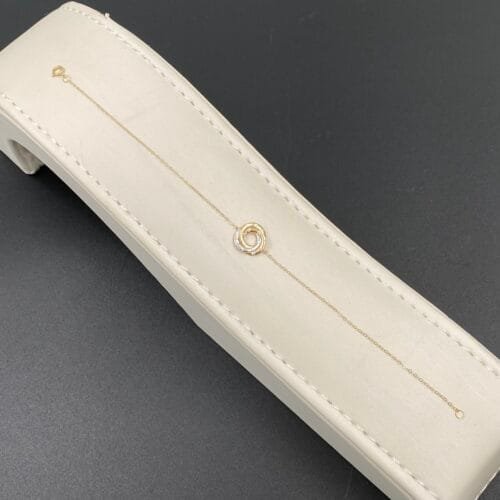 إسوارة ذهب عيار 18 الوزن 0.71 جرام