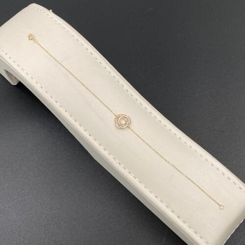 إسوارة ذهب عيار 18 الوزن 0.70 جرام