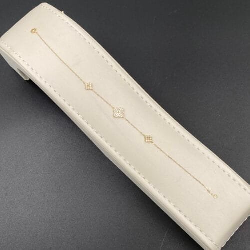 إسوارة ذهب عيار 18 الوزن 0.80 جرام