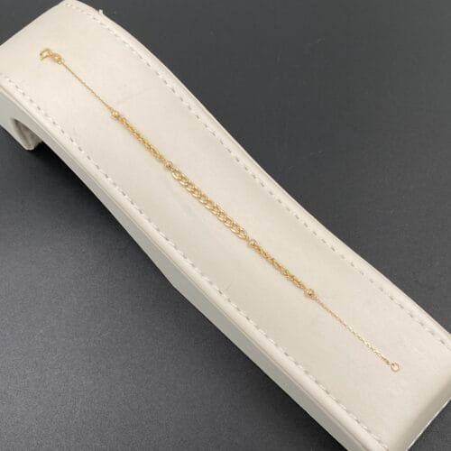 إسوارة ذهب عيار 18 الوزن 1.07 جرام