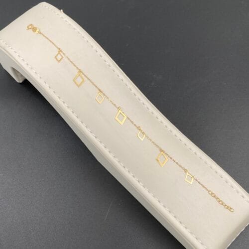 إسوارة ذهب عيار 18 الوزن 0.83 جرام