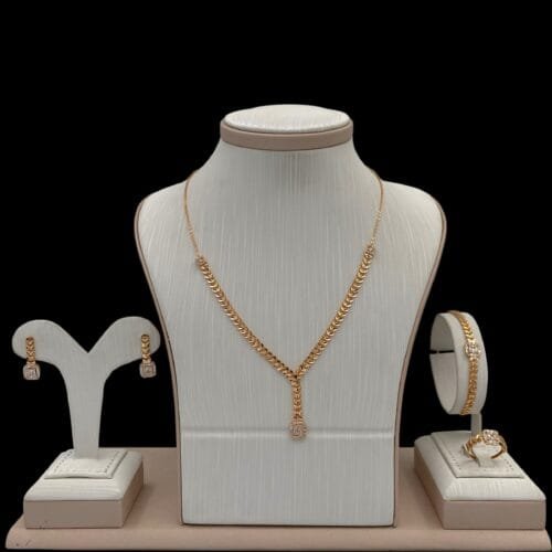 طقم ذهب عيار 21 الوزن 15.26 جرام