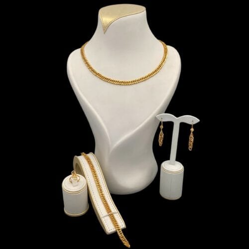 طقم ذهب عيار 21 الوزن 51.43 جرام