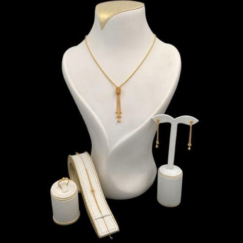 طقم ذهب عيار 21 الوزن 18.07 جرام