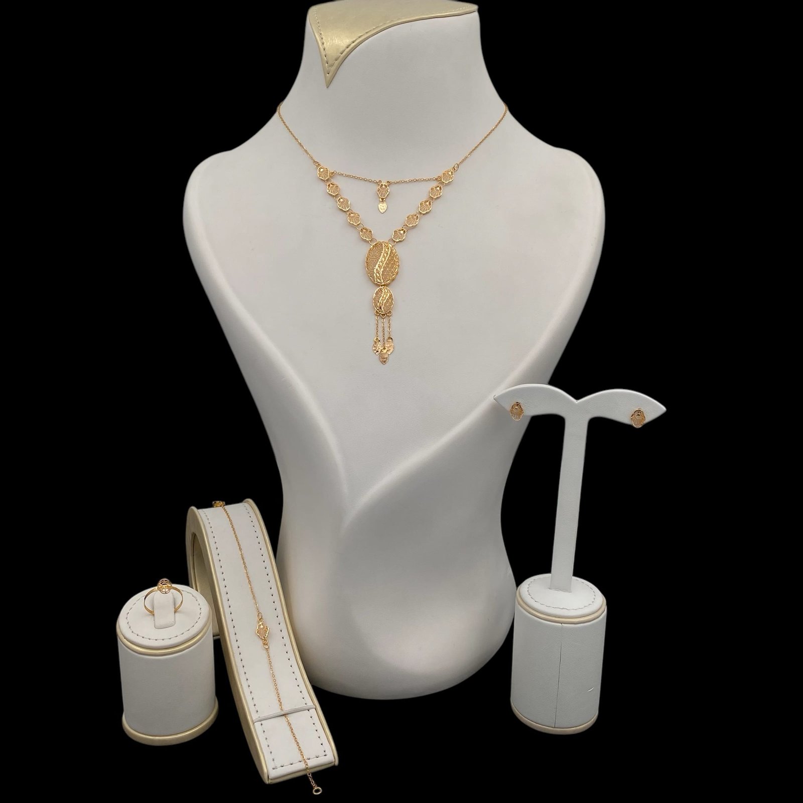 طقم ذهب عيار 21 الوزن 8.95 جرام