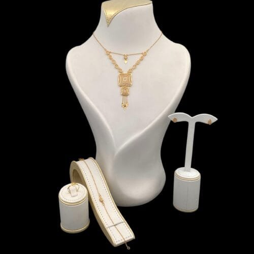 طقم ذهب عيار 21 الوزن 8.81 جرام