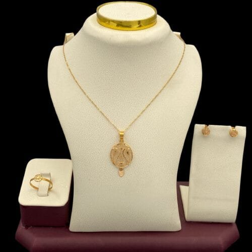 نصف طقم ذهب عيار 21 الوزن 3.48 جرام