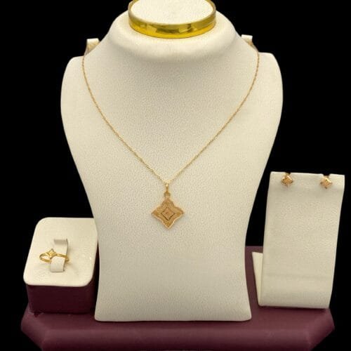 نصف طقم ذهب عيار 21 الوزن 2.82 جرام