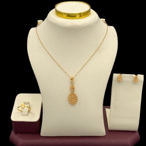 نصف طقم ذهب عيار 21 الوزن 4.49 جرام