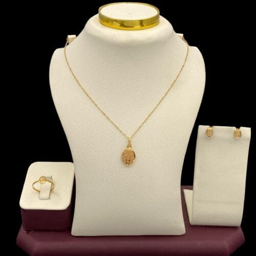 نصف طقم ذهب عيار 21 الوزن 2.70 جرام