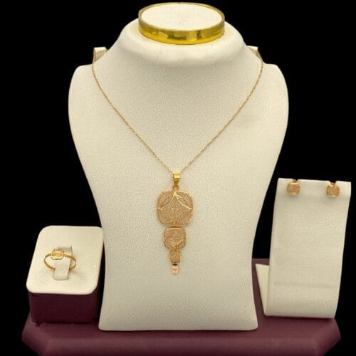 نصف طقم ذهب عيار 21 الوزن 4.17 جرام