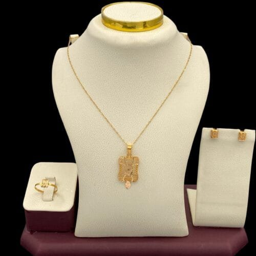 نصف طقم ذهب عيار 21 الوزن 3.97 جرام