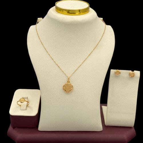 نصف طقم ذهب عيار 21 الوزن 3.23 جرام