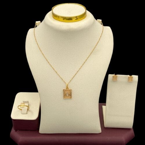 نصف طقم ذهب عيار 21 الوزن 2.92 جرام