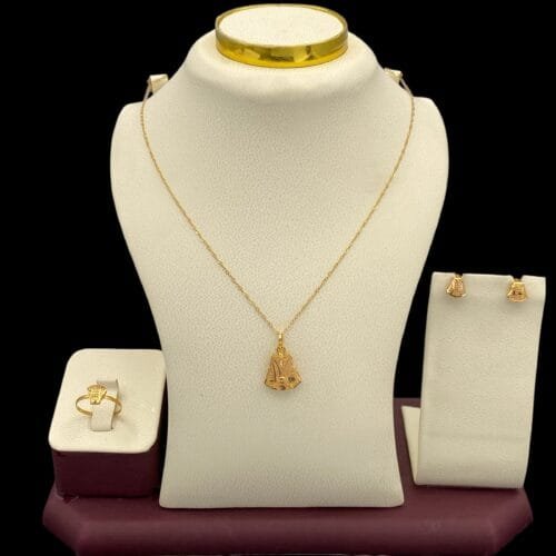 نصف طقم ذهب عيار 21 الوزن 3.29 جرام