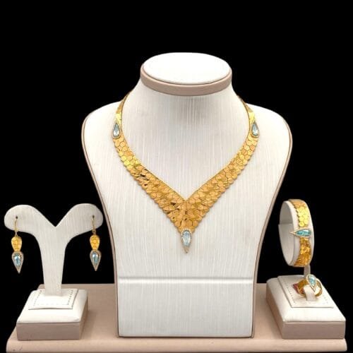 طقم ذهب عيار 21 الوزن 40.95 جرام