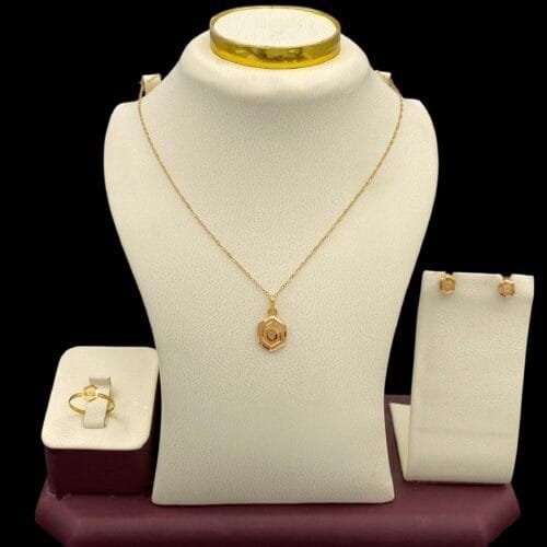 نصف طقم ذهب عيار 21 الوزن 2.82 جرام