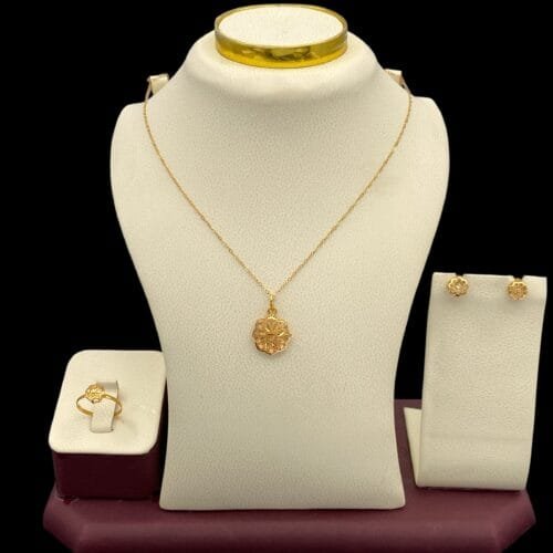 نصف طقم ذهب عيار 21 الوزن 3.38 جرام