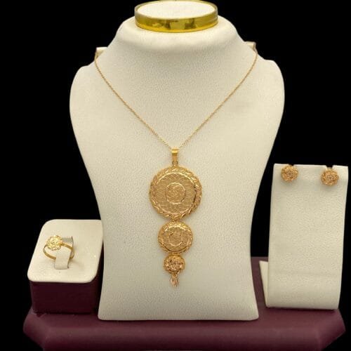 نصف طقم ذهب عيار 21 الوزن 7.83 جرام