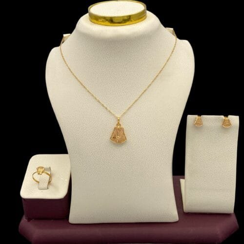 نصف طقم ذهب عيار 21 الوزن 3.34 جرام