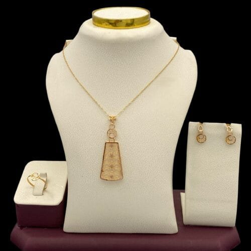 نصف طقم ذهب عيار 21 الوزن 4.33 جرام