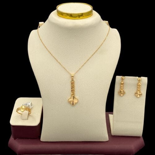 نصف طقم ذهب عيار 21 الوزن 7 جرام