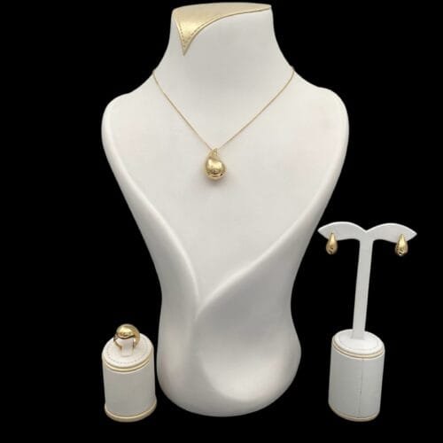 نصف طقم ذهب عيار 18 الوزن 15.35 جرام